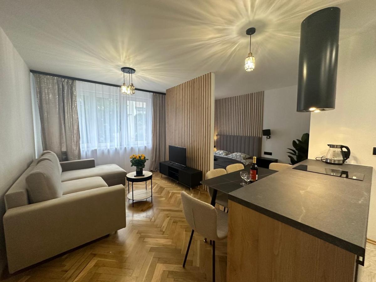 Mki Apartments - Zlota 69 Warsaw City Center Apartment Екстер'єр фото